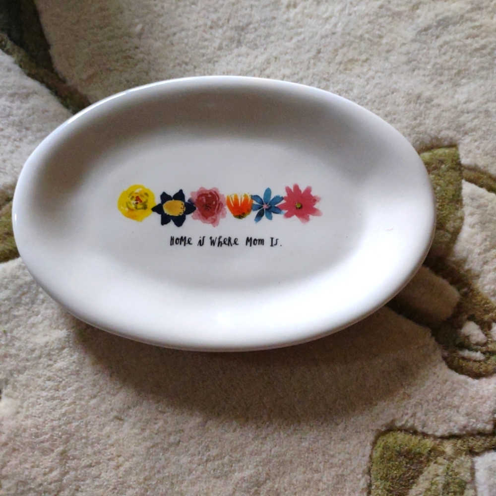 Rae Dunn dish